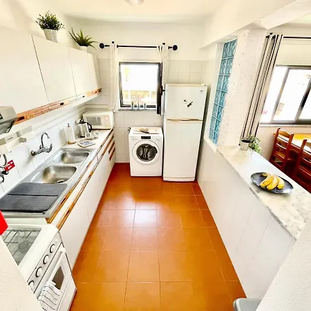 Surfside Sunny Seaview With Balcony Апартаменты *