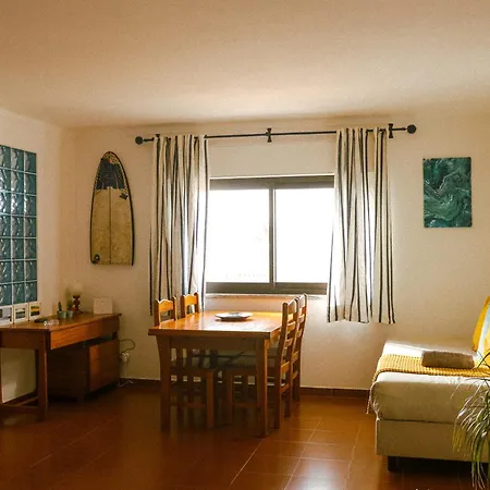 Surfside Sunny Seaview With Balcony Lejlighed