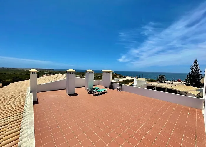 Surfside Sunny Seaview With Balcony Apartament *