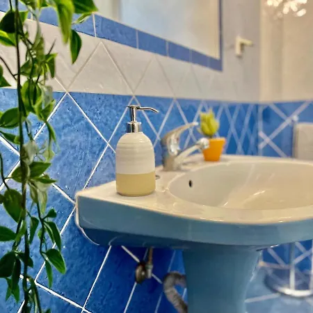 Surfside Sunny Seaview With Balcony ساغريش